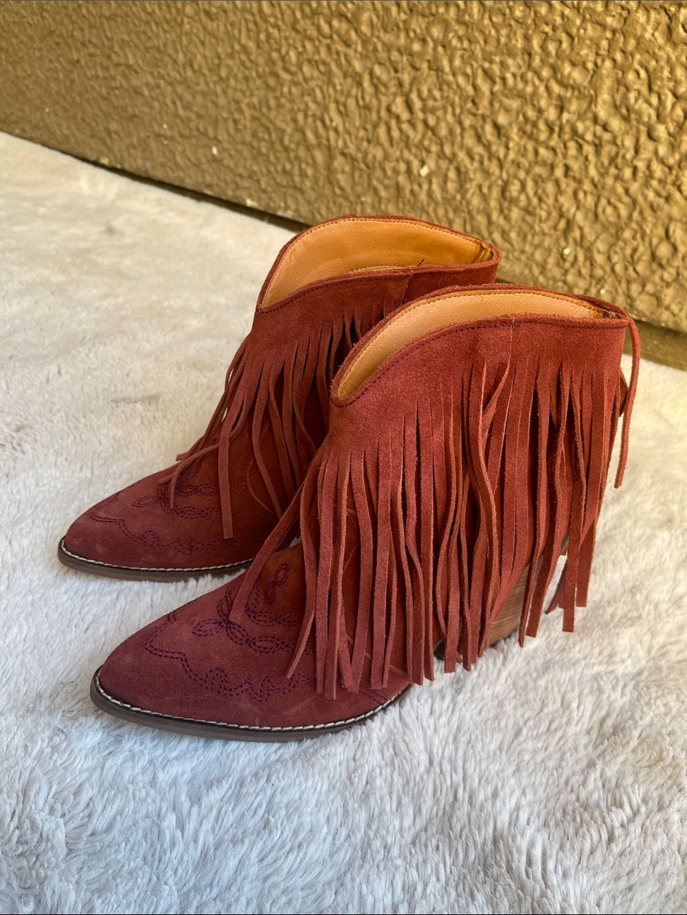 Dingo Leather Suede Fringe Western Ankle Booties in Cranberry Size 8.5